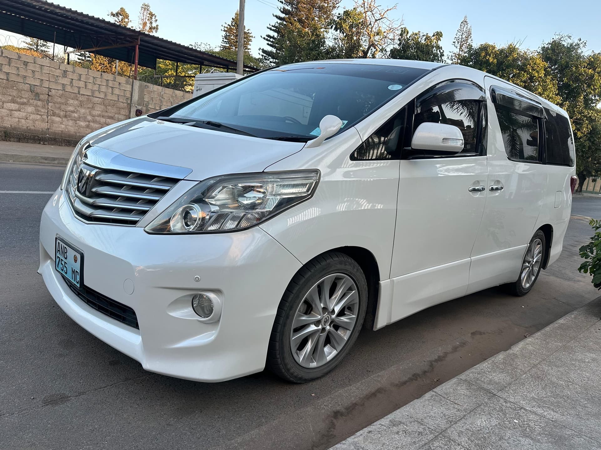 Toyota Alphard for Maputo to Eswatini transfer - Romeo Transfers